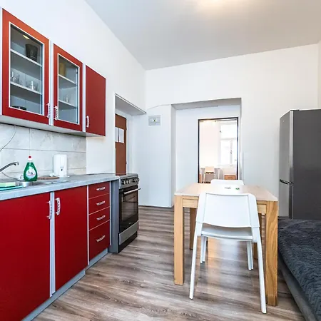 Apartment Kamenicka 23 *